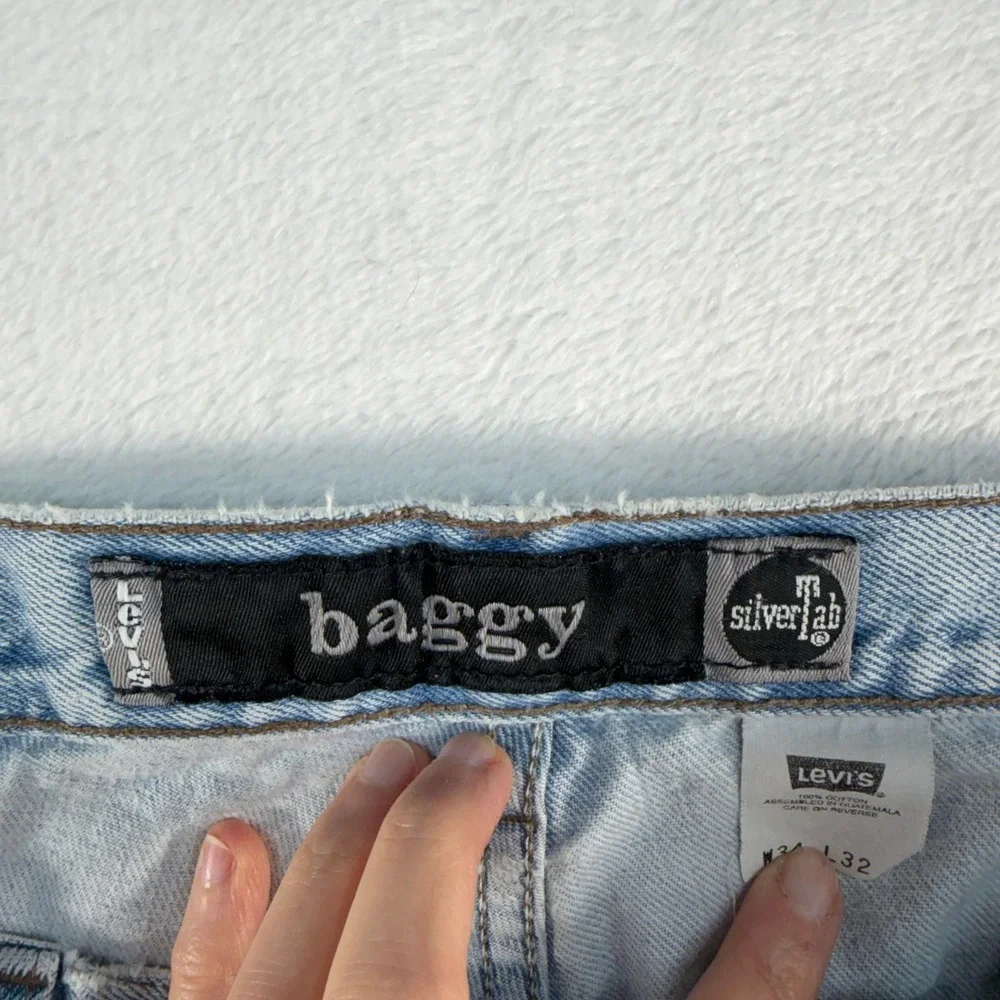 VTG 90s THRASHED Levis SilverTab 34x32 Baggy Jean Relaxed Tapered Leg Light Wash